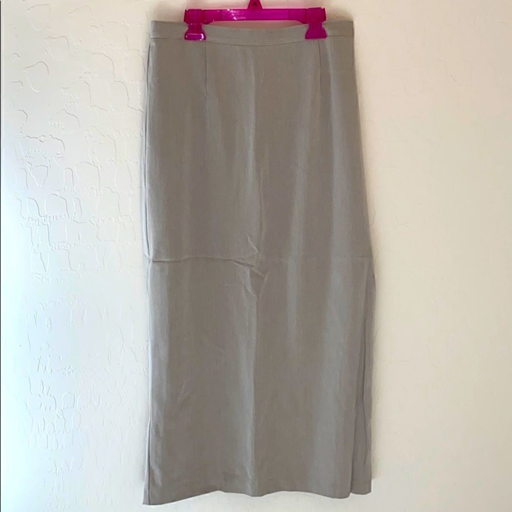 Sag Harbor Stretch • A line skirt - Picture 2 of 8